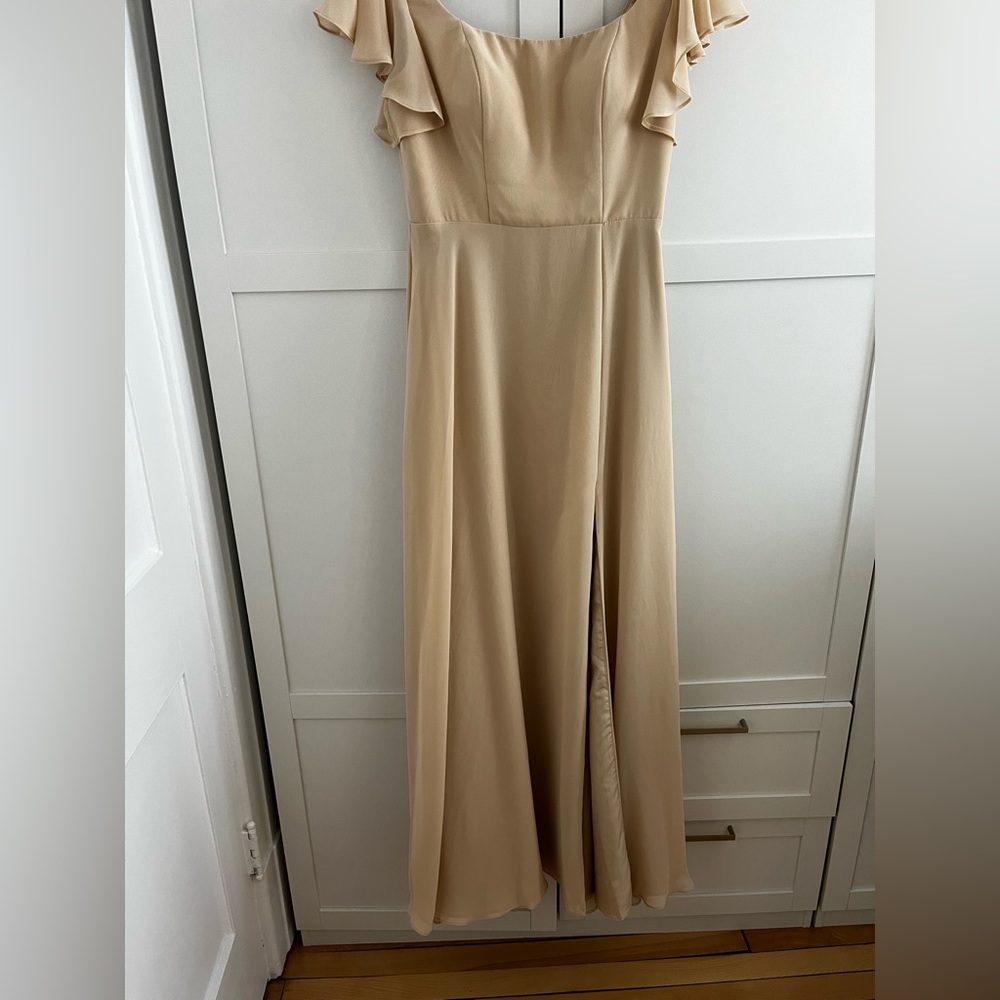AZAZIE BONDI
A-Line Ruched Chiffon Floor-Length Dress White Alabaster